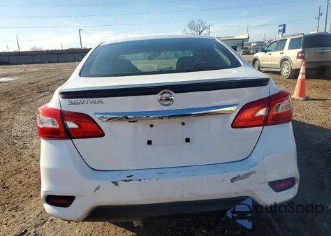2018 Nissan Sentra S z USA, uszkodzony, nr VIN 3N1AB7APXJY329298